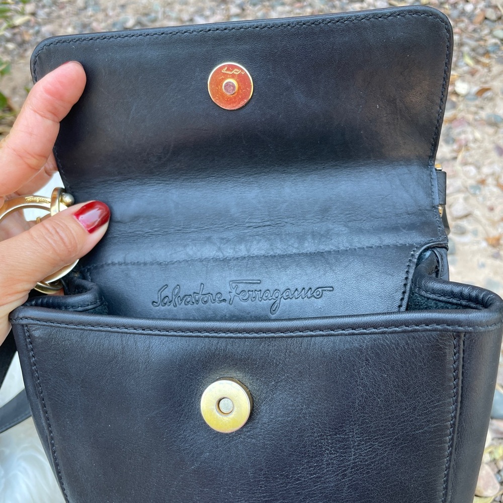 FERRAGAMO Vintage Leather Unisex Shoulder Bag or Crossbody Made in Italy - Picture 12 of 15